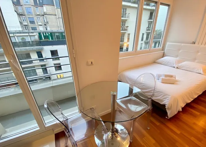 Tour Eiffel Passy Quai De Seine * Paris